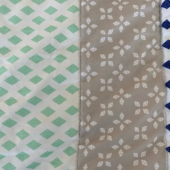 Multi colored Full sized Quilted Comforter - Picture 4 of 8